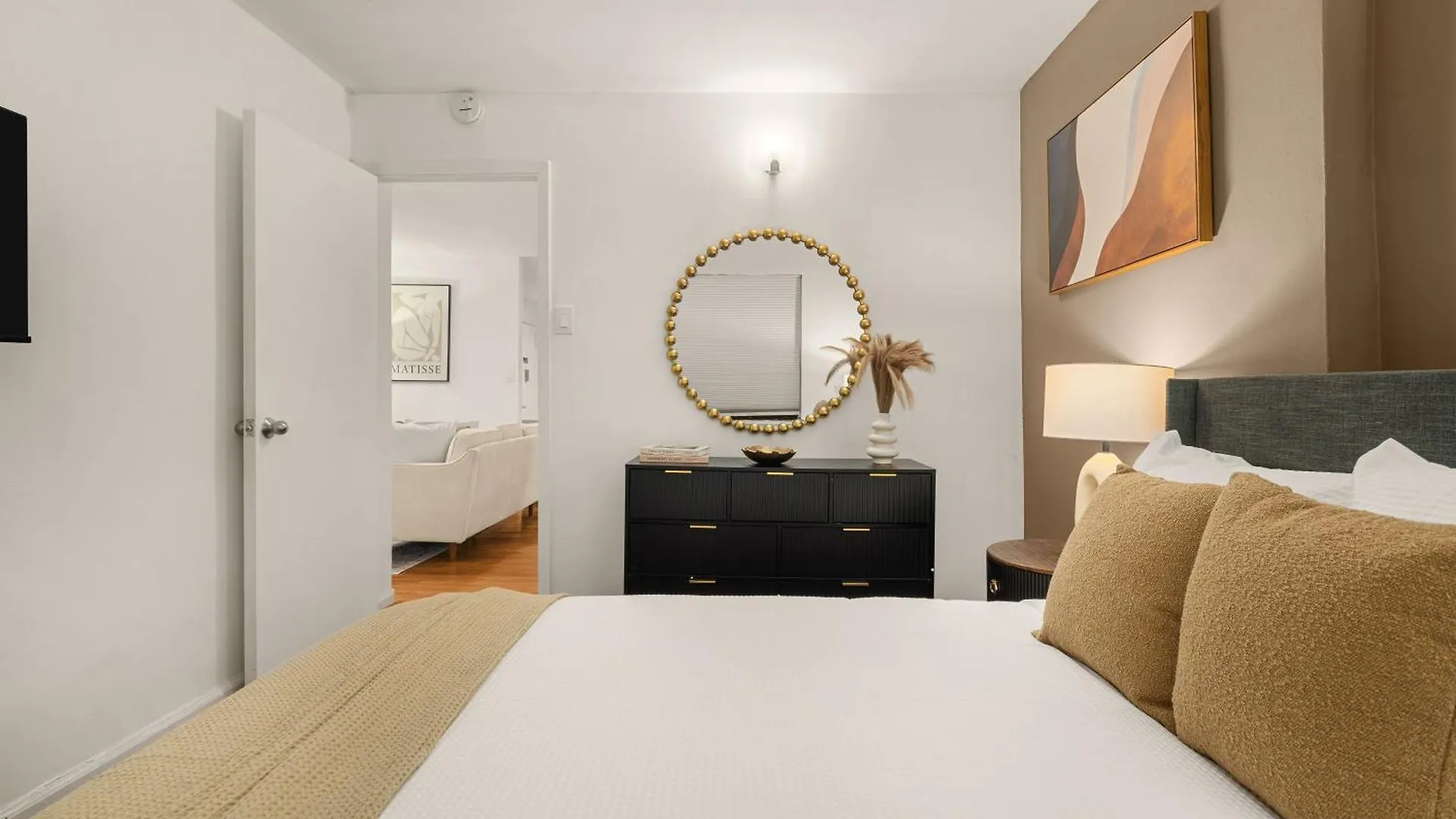 East Village Manhattan 3Br Apartment For City Life New York USA